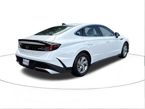 2025 Hyundai SONATA SE