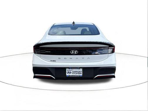 2025 Hyundai SONATA SE