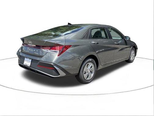 Amazon Gray 2026 Hyundai ELANTRA SE