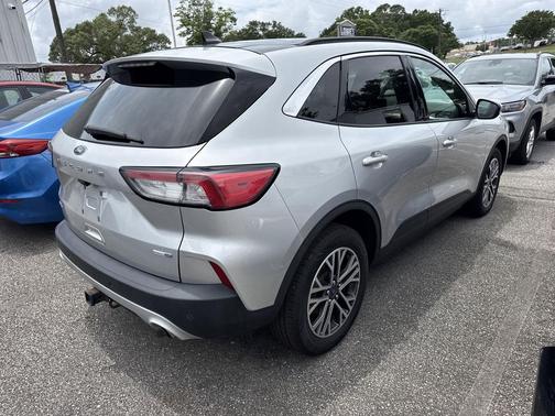 Ingot Silver Metallic 2020 Ford Escape SEL