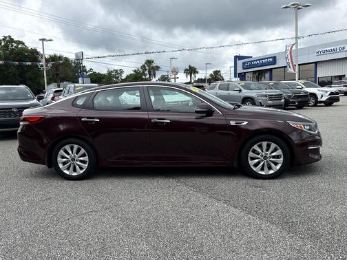 Sangria 2018 Kia Optima LX