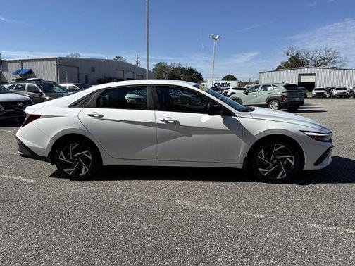 2025 Hyundai ELANTRA Sport