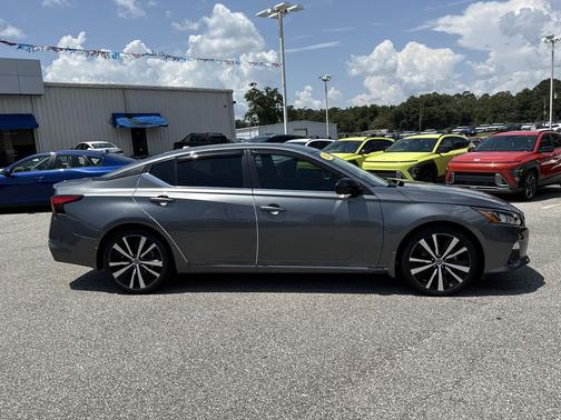Gun Metallic 2020 Nissan Altima SR FWD