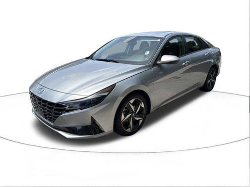 Shimmering Silver Pearl 2023 Hyundai ELANTRA Limited