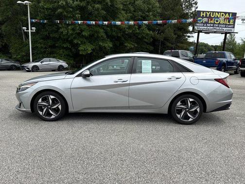 Shimmering Silver Pearl 2023 Hyundai ELANTRA Limited