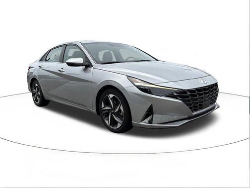 Shimmering Silver Pearl 2023 Hyundai ELANTRA Limited