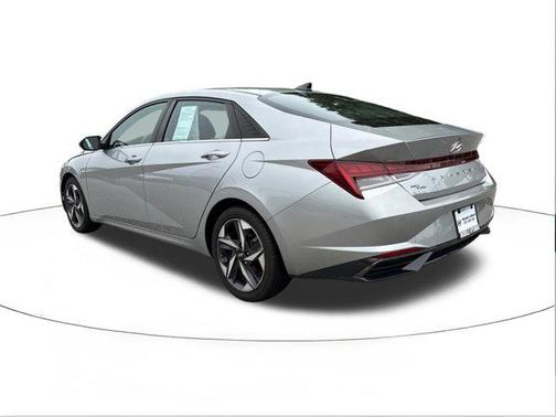 Shimmering Silver Pearl 2023 Hyundai ELANTRA Limited