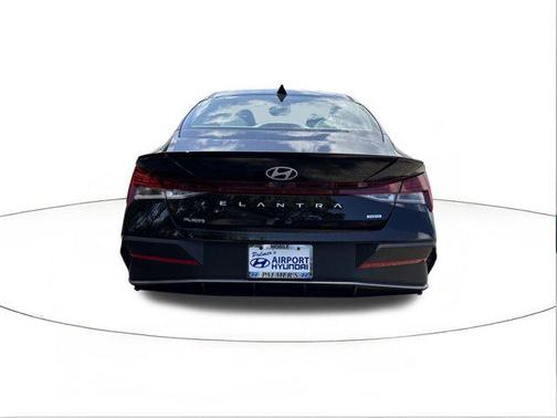 2025 Hyundai ELANTRA HEV SEL Sport