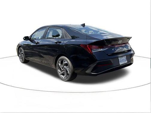 2025 Hyundai ELANTRA HEV SEL Sport