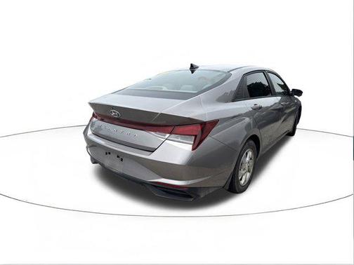 Fluid Metal 2023 Hyundai ELANTRA SE