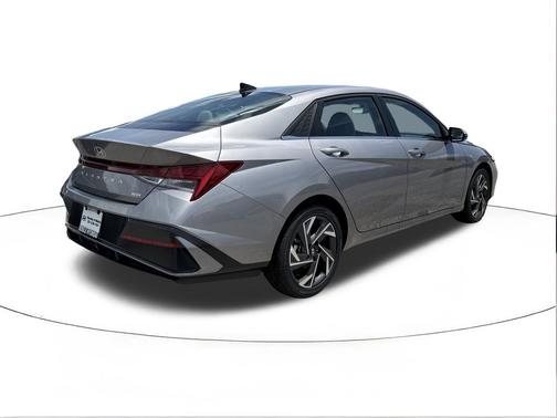 Fluid Metal 2026 Hyundai ELANTRA HEV Limited