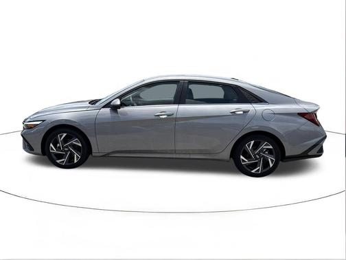 Fluid Metal 2026 Hyundai ELANTRA HEV Limited