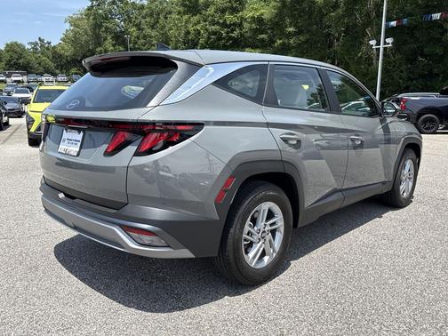 Hampton Gray 2026 Hyundai TUCSON SE