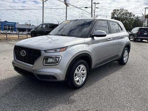 2023 Hyundai VENUE SE
