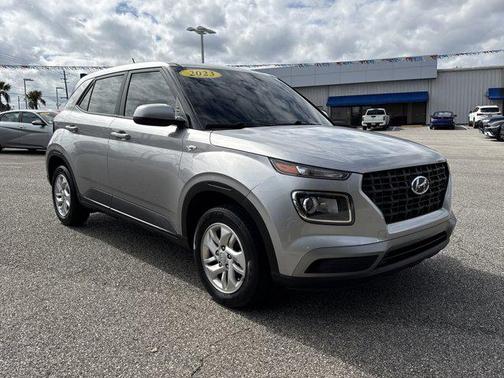 2023 Hyundai VENUE SE