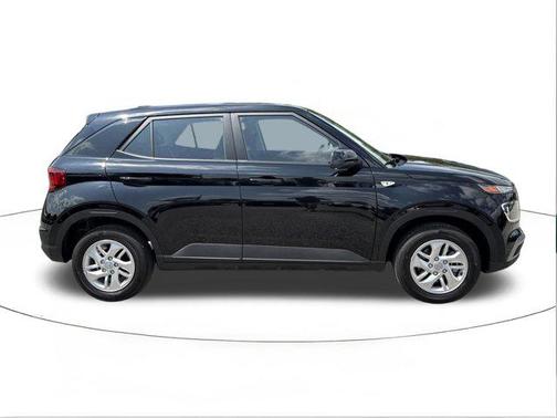 Onyx Black 2026 Hyundai VENUE SE