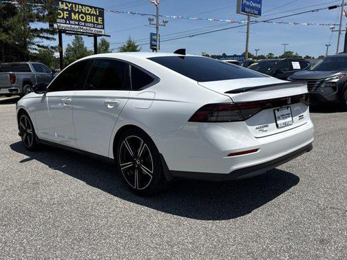 Platinum White Pearl 2023 Honda Accord Hybrid Sport