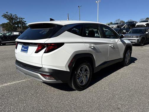 2025 Hyundai TUCSON SE
