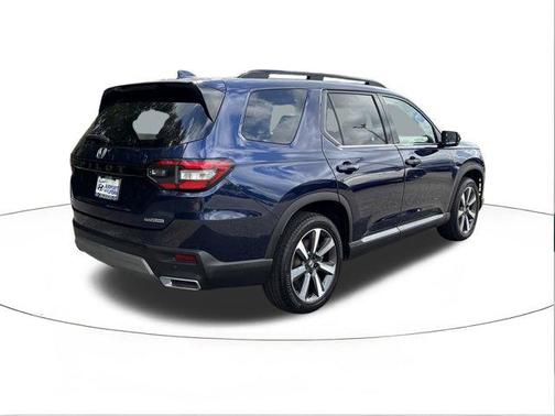 2023 Honda Pilot Touring 8-Passenger
