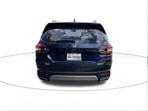 2023 Honda Pilot Touring 8-Passenger