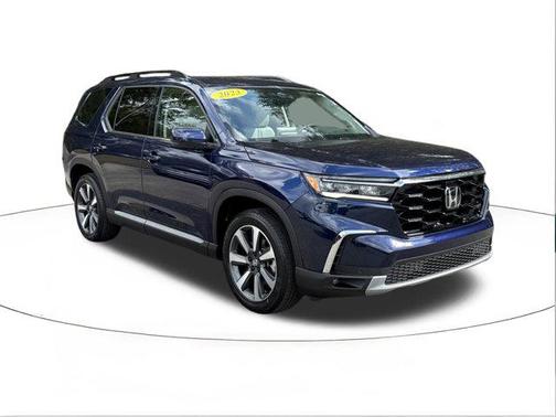 2023 Honda Pilot Touring 8-Passenger