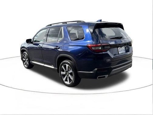 2023 Honda Pilot Touring 8-Passenger