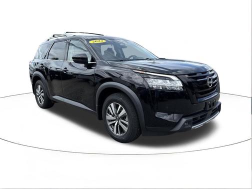 Super Black 2023 Nissan Pathfinder SL FWD