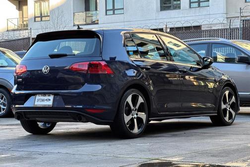 2017 Volkswagen Golf GTI 2.0T S 4-Door