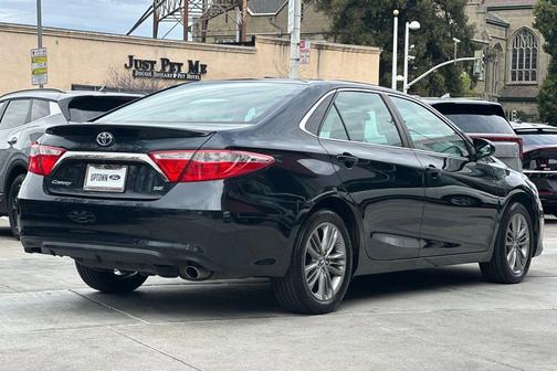 2016 Toyota Camry SE