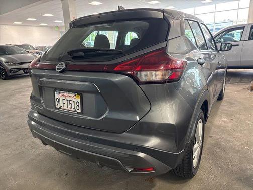 Gun Metallic 2021 Nissan Kicks S