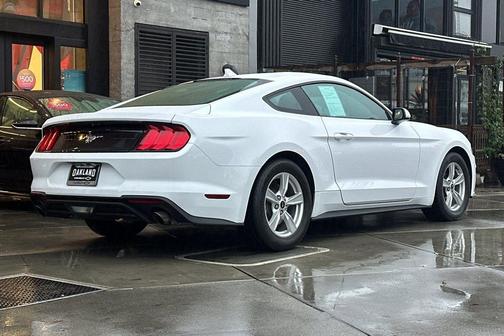 2022 Ford Mustang EcoBoost