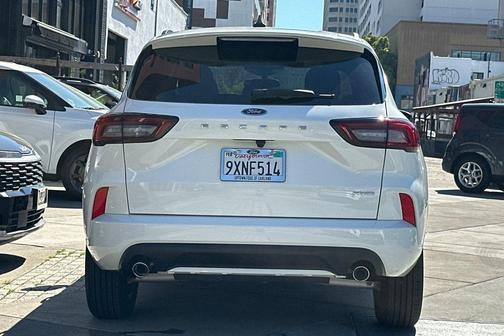 STAR WHITE METALLIC TRI-COAT 2024 Ford Escape ST-Line