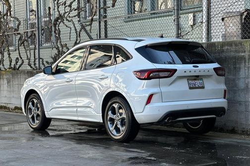STAR WHITE METALLIC TRI-COAT 2024 Ford Escape ST-Line
