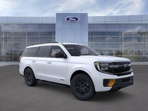 Star White Metallic Tri-Coat 2026 Ford Expedition Tremor