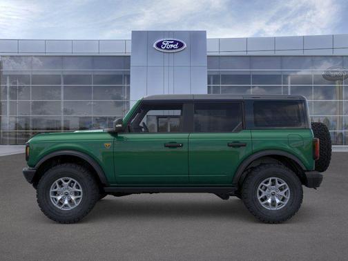ERUPTION GREEN METALLIC 2025 Ford Bronco Badlands