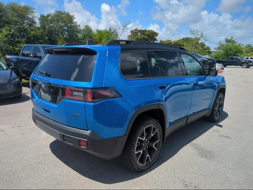 Hydro Blue Pearlcoat 2026 Jeep Cherokee Overland