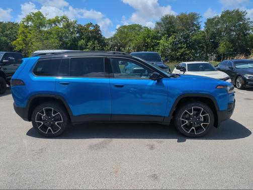 Hydro Blue Pearlcoat 2026 Jeep Cherokee Overland