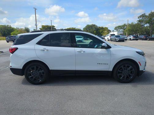 Summit White 2022 Chevrolet Equinox AWD RS