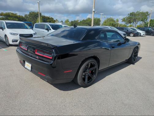 Pitch Black Clearcoat 2022 Dodge Challenger SRT Hellcat