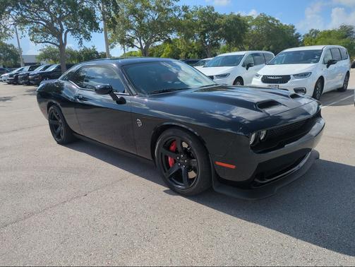 Pitch Black Clearcoat 2022 Dodge Challenger SRT Hellcat