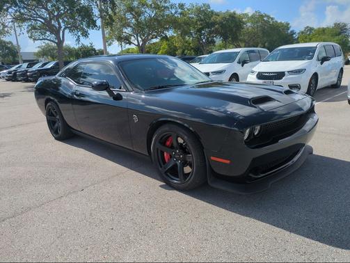 Pitch Black Clearcoat 2022 Dodge Challenger SRT Hellcat