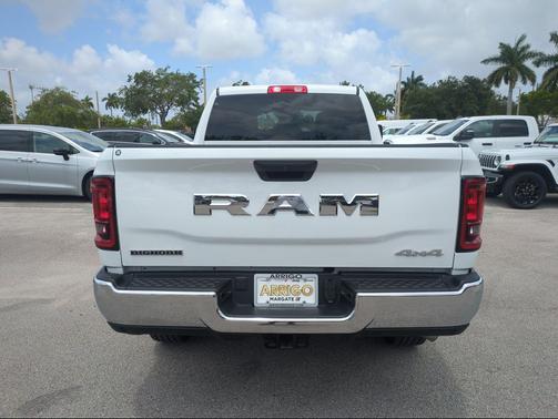 Bright White Clearcoat 2026 RAM 2500 Big Horn Crew Cab 4x4 6'4' Box