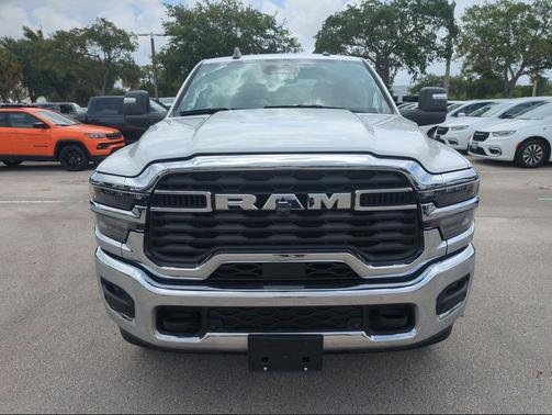Bright White Clearcoat 2026 RAM 2500 Big Horn Crew Cab 4x4 6'4' Box