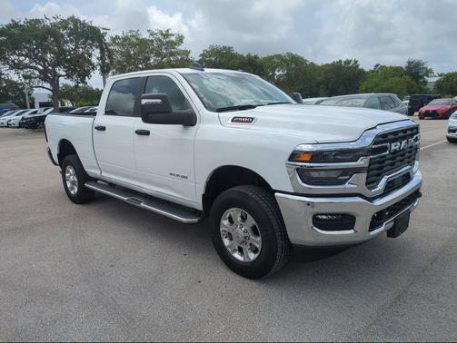 Bright White Clearcoat 2026 RAM 2500 Big Horn Crew Cab 4x4 6'4' Box