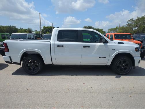 Bright White Clearcoat 2026 RAM 1500 Big Horn/Lone Star