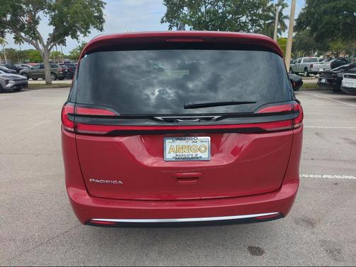 Red Hot Pearlcoat 2027 Chrysler Pacifica L