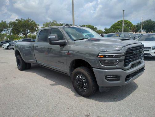 Ceramic Gray Clearcoat 2026 RAM 3500 Laramie Crew Cab 4x4 8' Box