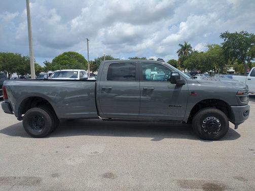 Ceramic Gray Clearcoat 2026 RAM 3500 Laramie Crew Cab 4x4 8' Box