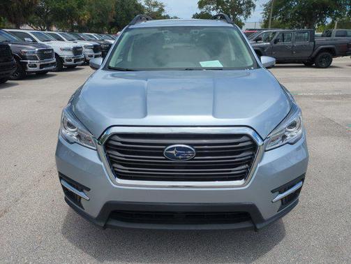 Ice Silver Metallic 2022 Subaru Ascent Limited 8-Passenger