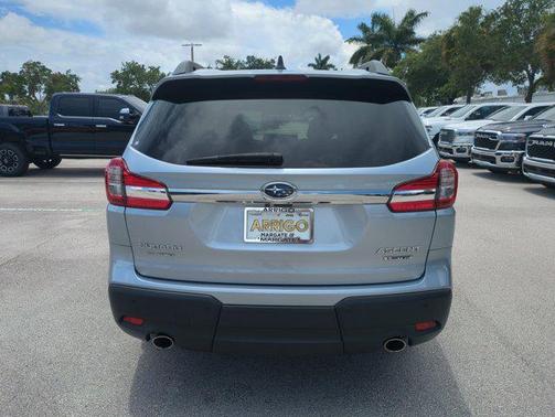 Ice Silver Metallic 2022 Subaru Ascent Limited 8-Passenger